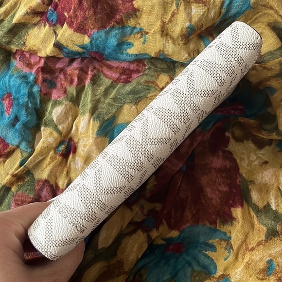 Brand New Michael Kors Vanilla & Luggage Large Top Zip Continental Snap Wallet - Picture 10 of 16